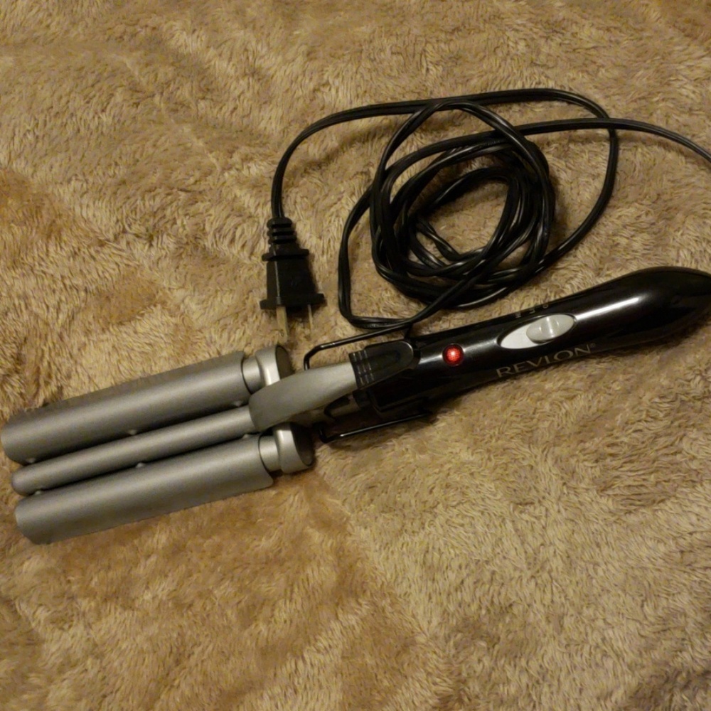 Brand new hair crimper